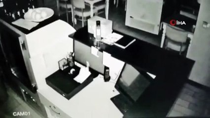 Ataşehir’de şahsın işyeri kasasından para çaldığı anlar kamerada