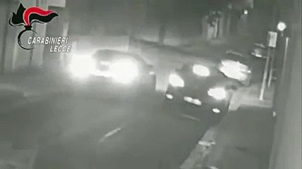 Lecce - Attentato a colpi di kalashnikov, il video dell'agguato (04.11.19)