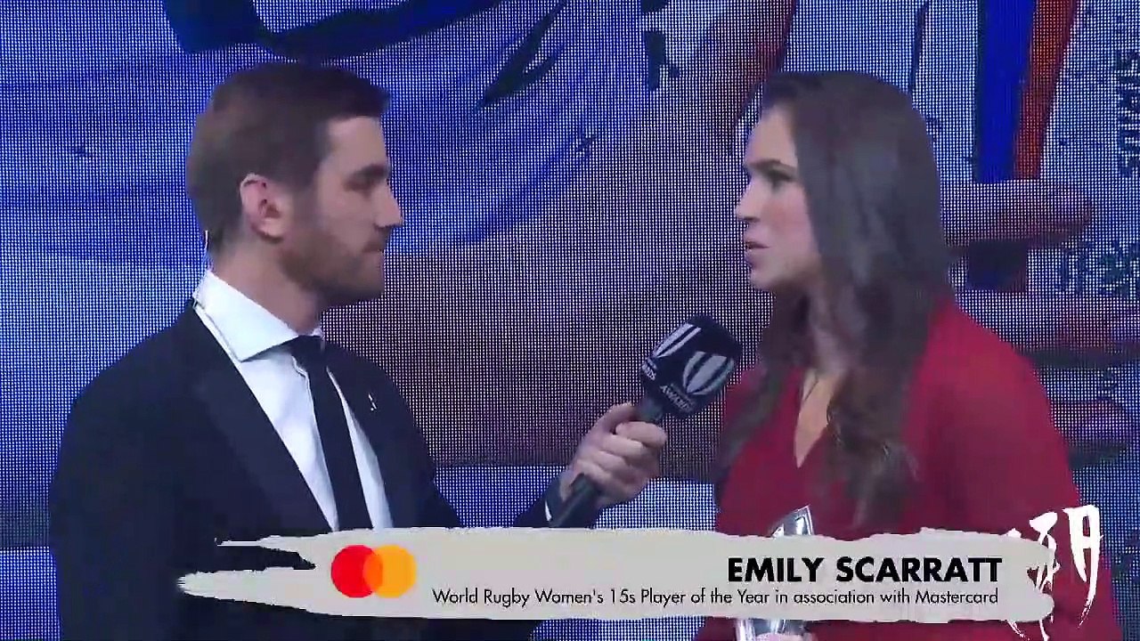 Emily Scarratt accepts World Rugby Women's 15s Player of the Year award