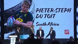 Pieter-Steph Du Toit accepts his World Rugby Men's 15s Player of the Year award in Tokyo