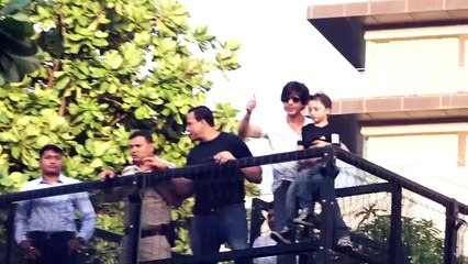 Shahrukh Khan Meets His Fans With Abram On His 54th Birthday