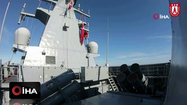 Türkiye'nin gurur günü! Milli savaş gemisi milli füzeyi ateşledi!