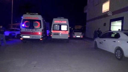 Antalya'da asansörde mahsur kalan 6 kişi kurtarıldı