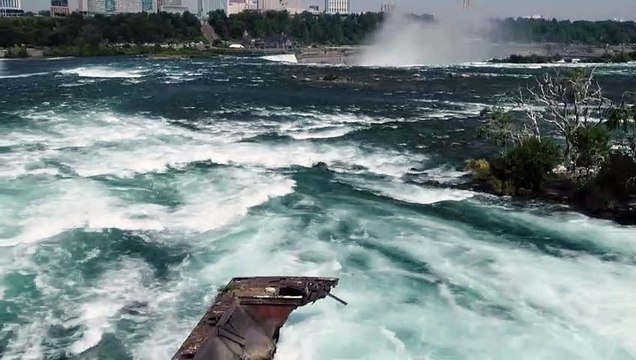 تحرك سفينة عالقة منذ قرن في أعلى شالالات نياغرا