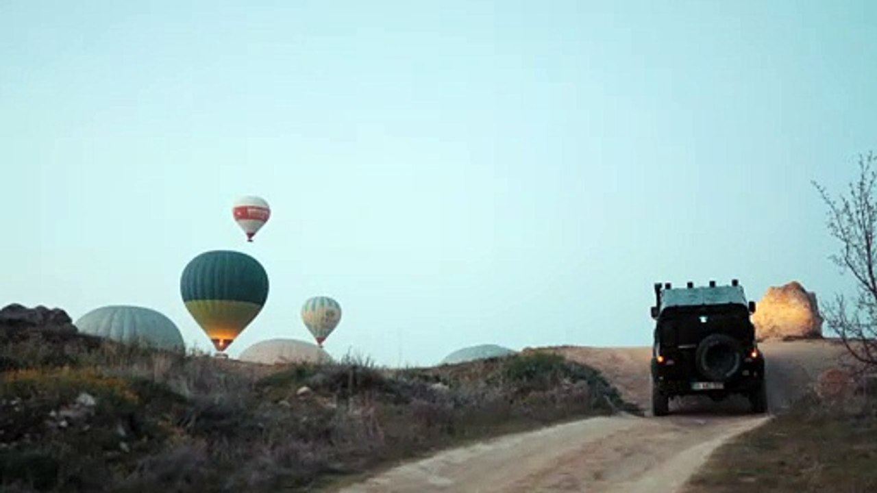 Taryn Elliott - Car and Balloons in Cappadocia - Art/Nature (No Copyright Video 33)