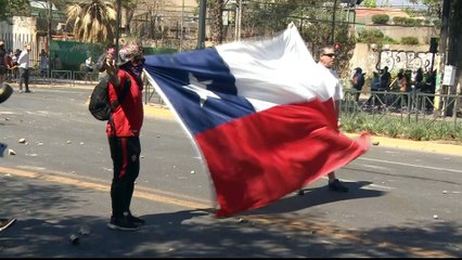 Chile unrest: Growing anger over social inequality