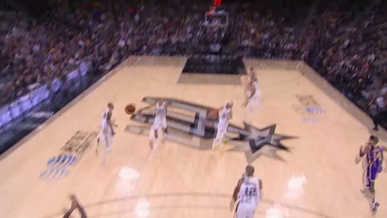 LeBron's touchdown pass to Bradley