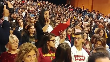 Morra fra i ragazzi del liceo Iis Lucrezia Della Valle (04.11.19)