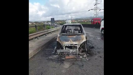 Digjet automjeti në autostradën Tiranë-Durrës