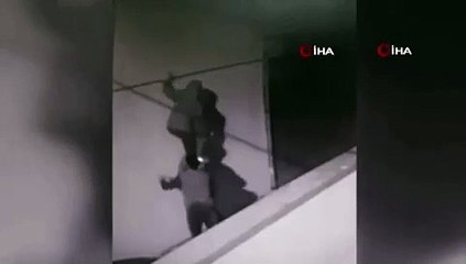 Başakşehir'de örümcek adam'a özenen hırsızlar kamerada