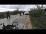 Report TV - Furgoni përfundon në kanal pas përplasjes me motoçikletën në Fier