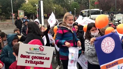 Lösemi hastalarına "maskeli yürüyüş" ile destek verdiler