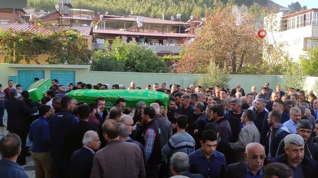 Kazada ölen kuzenler yan yana defnedildi