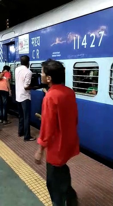 indian railway rush travel experience