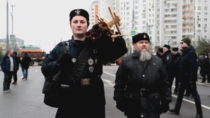 "Marcha rusa" en Moscú concentra a un centenar de nacionalistas