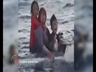 Dihantam Gelombang, Kapal Bermuatan 1 Keluarga Terbalik di Perairan Tidore