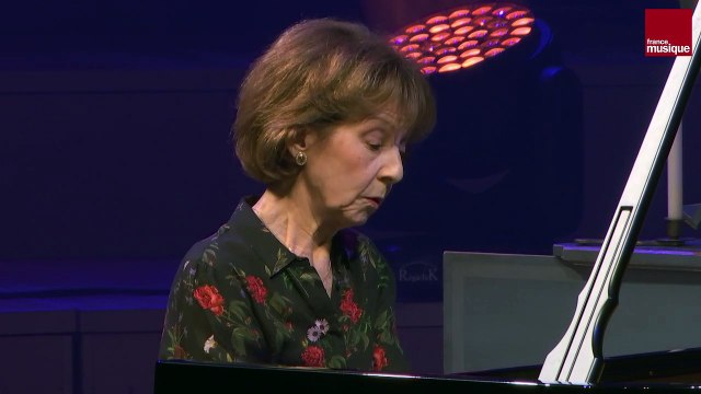 Domenico Scarlatti : Sonate en Si mineur (allegro) K. 27 (Anne Queffélec)