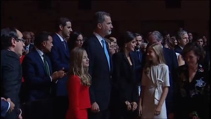 La Familia Real es ovacionada a su llegada a los Premios Princesa de Girona