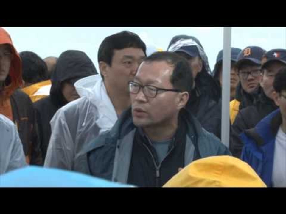 [여객선 침몰]"민간 잠수부 왜 막나" 실종자 가족들 분노