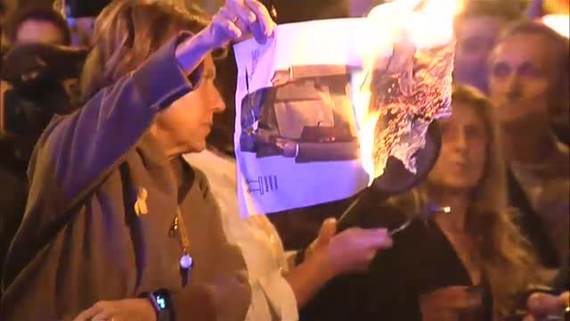 Miembros de ERC y JxCat acuden a las protestas contra el Rey en Barcelona