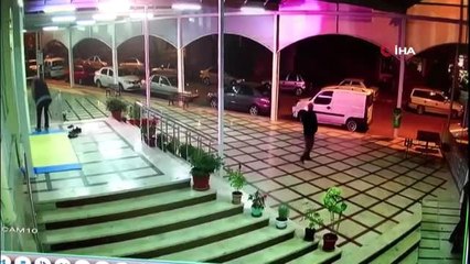 Yaşlı adama cami çıkışı tekme tokat kiracı dayağı