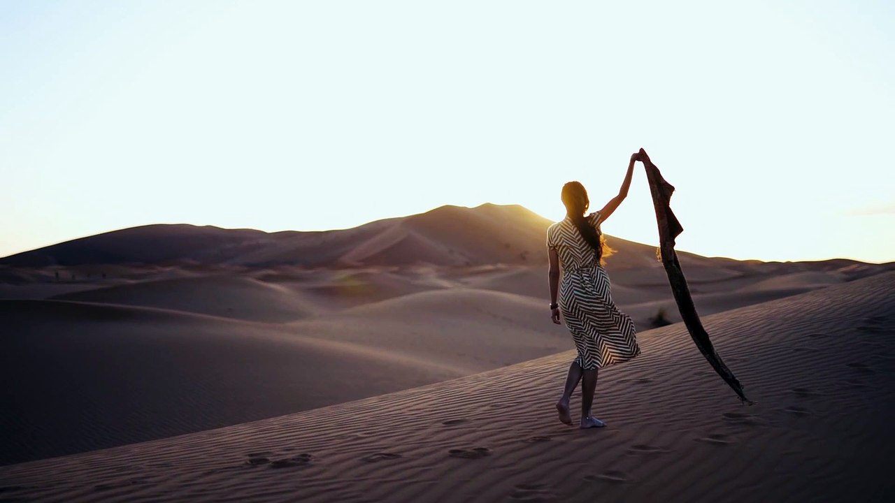 Taryn Elliott - Woman and Scarf - Human/Nature (No Copyright Video 39)
