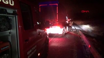 Otomobil kamyona çarptı: 1 ölü 1 yaralı