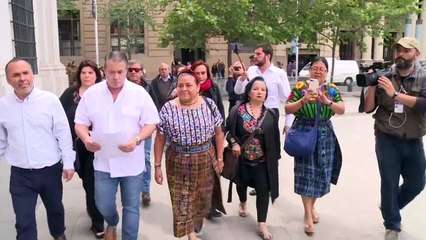 Disturbios, masiva concentración y sismo en otra jornada de estallido en Chile