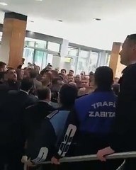"Açım aç, çocuğum aç" diyen esnaf AKP'li belediyeyi bastı!