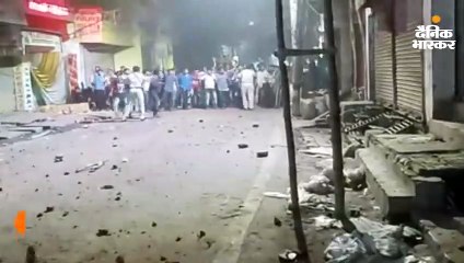 दो गुटों में झड़प होने से बवाल