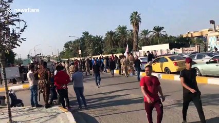 Iraqi demonstrators cut off access to bridges in 'civil disobedience'