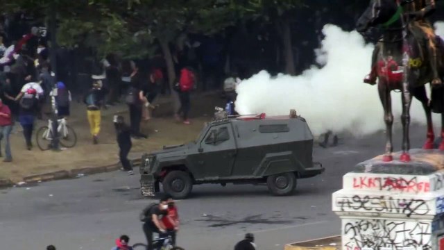 Chili: affrontements entre forces de l'ordre et manifestants pour la 3e semaine de contestation