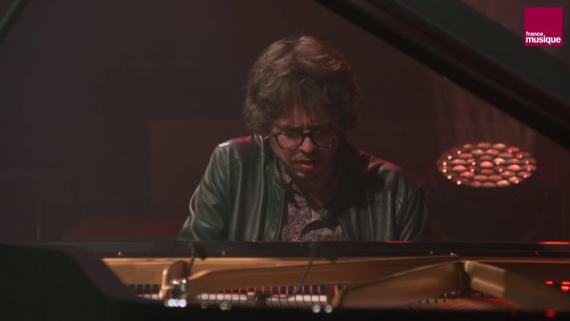 Domenico Scarlatti : Sonate en Mi bémol Majeur (allegro) K. 253 (Lucas Debargue)