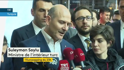 Eurozapping : la Turquie veut renvoyer les prisonniers de Daech dans leurs pays