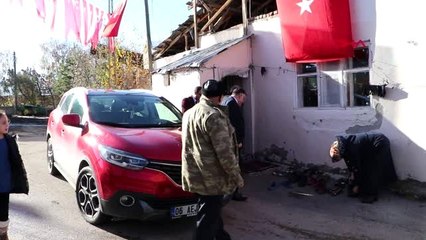 Erzurum şehidin ailesine anlamlı ziyaret