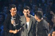 Jonas Brothers announce original Christmas song