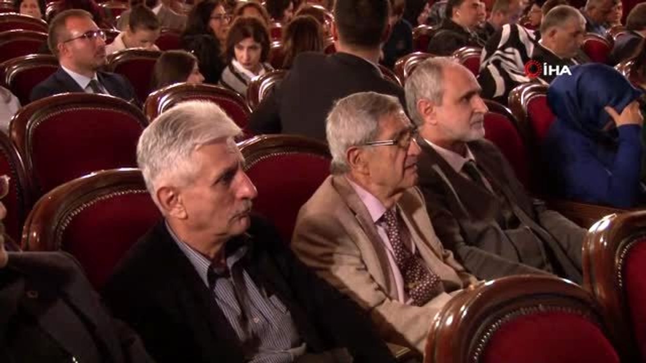 Mehmet Akif Ersoy'un torunu Selma Ersoy Argon,"Benim dedem değil, dedemiz olarak bahsediyorum...