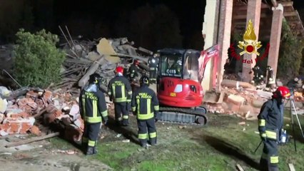 Três bombeiros morrem em explosão misteriosa na Itália