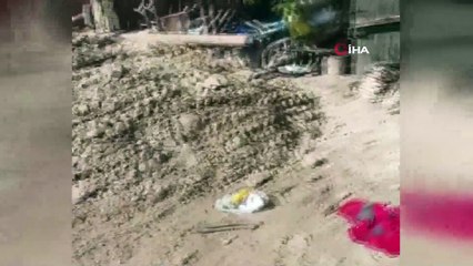 Defineciler evin bahçesinde 17 metrelik çukur kazdı