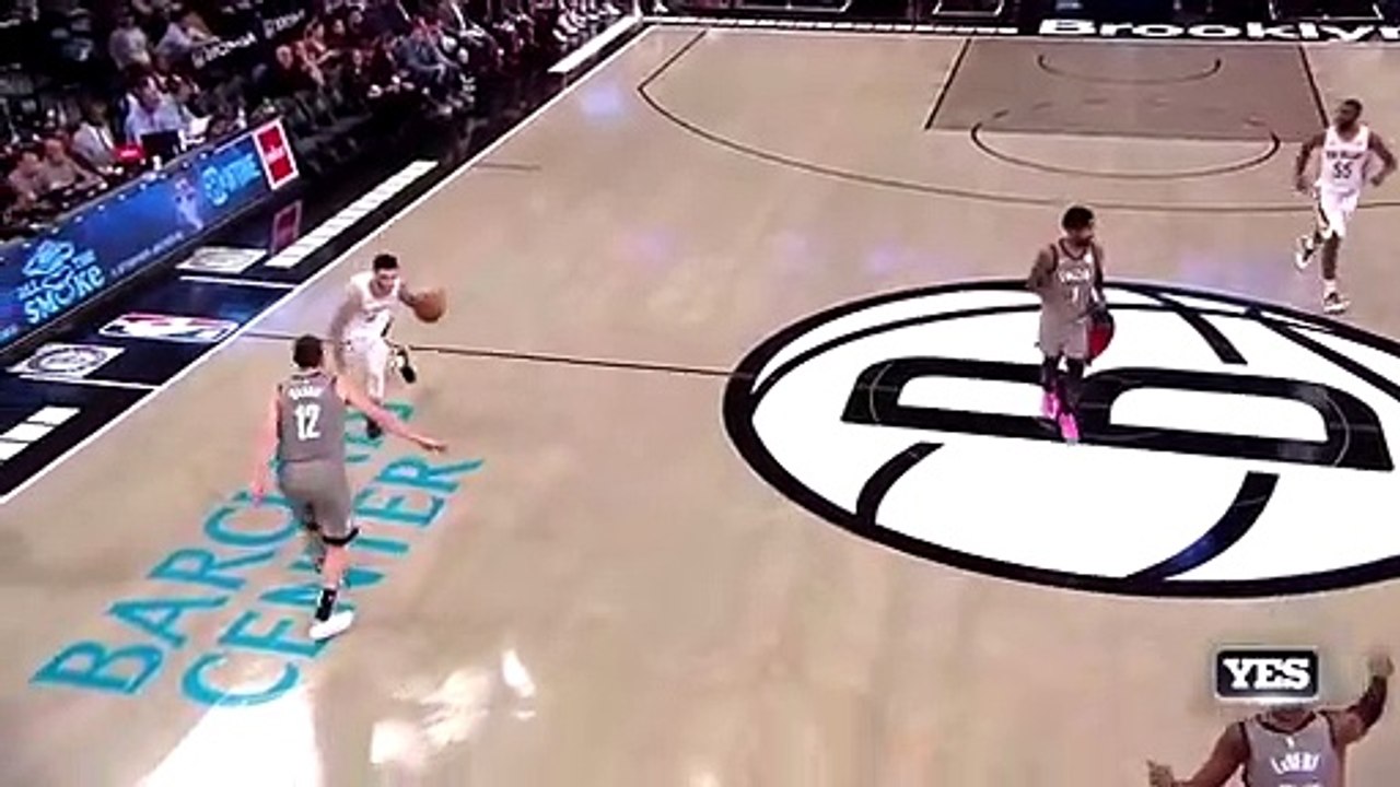 Le pauvre Lonzo Ball se tord deux fois la cheville en quelques secondes