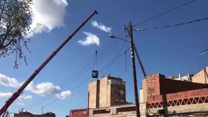 Badalona (Barcelona) empieza a derribar el edificio con aluminosis