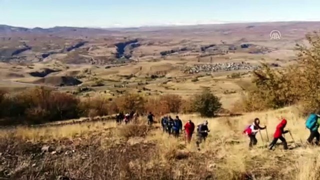Dağcılar Şerafettin Dağı zirvesinde Türk bayrağı açtı - BİNGÖL