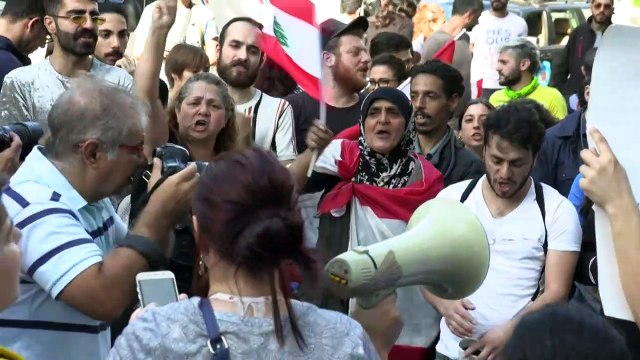 Beyrouth: manifestations devant les banques et des entreprises de télécoms