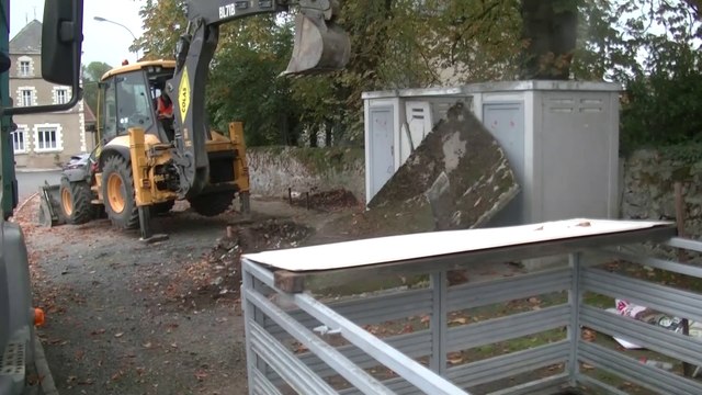 Démolition, arbres abattus... le réaménagement du bourg de Neuvy-Grandchamp est lancé