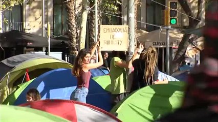 La Junta Electoral no desaloja la acampada de estudiantes en Barcelona