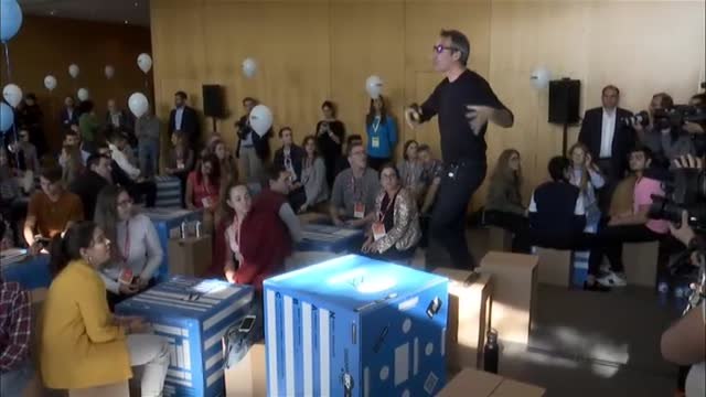 La Familia Real participa en varios encuentros con motivo de los premios Princesa de Girona