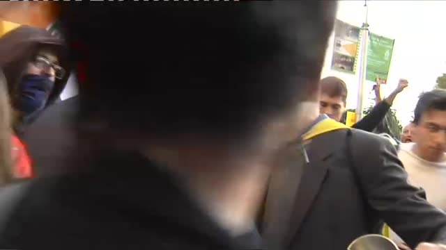 Buch achaca los problemas de los invitados del rey a su negativa a usar el autobús oficial