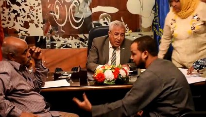 محافظ أسوان يوجه المسئولين بسرعة تلبية شكاوى المواطنين