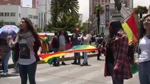 Estudiantes bolivianos llevan la protesta cerca de Evo Morales