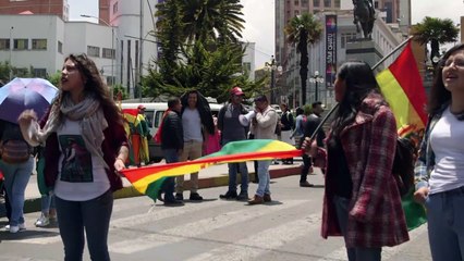 Estudiantes bolivianos llevan la protesta cerca de Evo Morales
